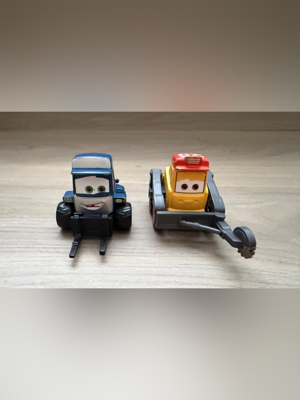 Disney Planes Fire & Rescue Lot Of 2 Maru & Blackout Diecast
